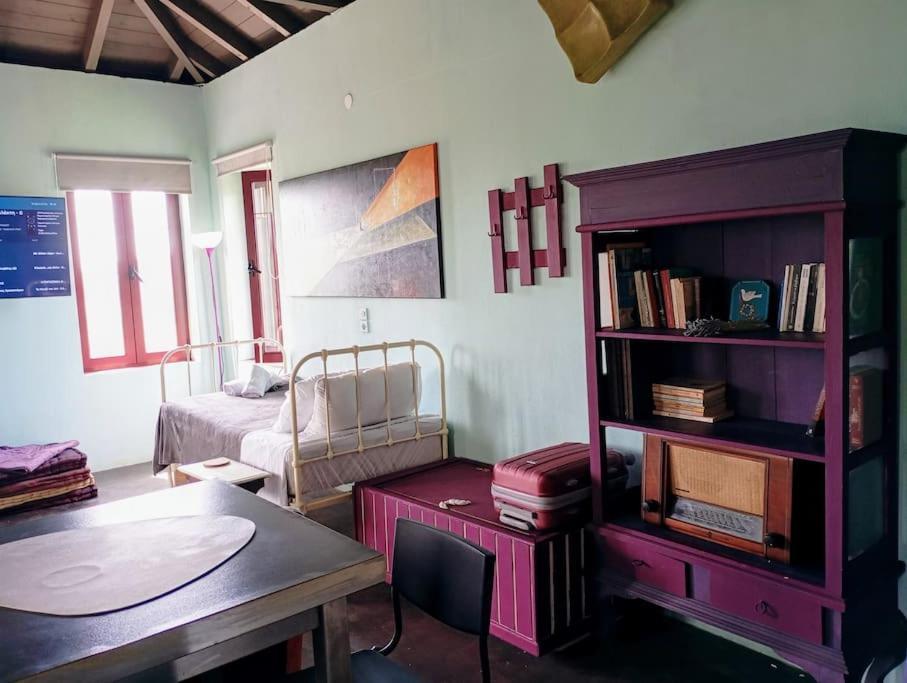 Mojo Art House *